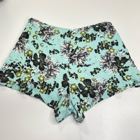 Free People Fiona Printed Flutter Shorts in Mint Combo High Rise Size 4 - Picture 4 of 16